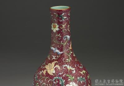 图片[2]-Gall-bladder-shaped vase with flower on a carved red ground in yangcai painted enamels, Qianlong reign (1736-1795), Qing dynasty-China Archive